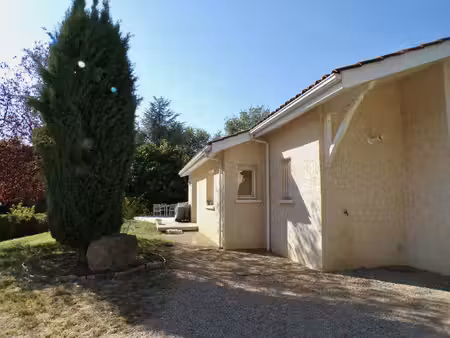 belle maison récente sur terrain arboré de 1 018 m2 calme