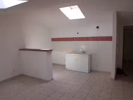 location appartement 3 pièces 60 m² à dieulefit (26220)  580 €