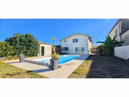 ambes - 33810 - maison familiale 180m² sur 700m² de parcelle - garage  piscine  calme !