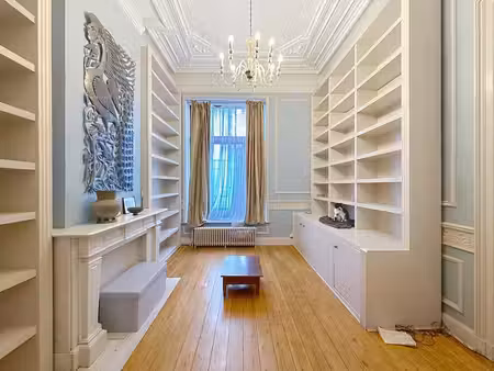 maison de maître avec beau potentiel  à exploiter
