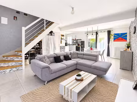 maison de 98 94 m² à machault