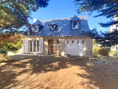 maison sur une belle parcelle de 881m2
