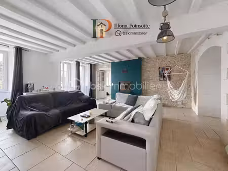 maison en pierre de 182 m² à saint-cyr-les-colons
