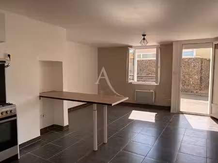 location maison 3 pièces  90.00m²  vairé