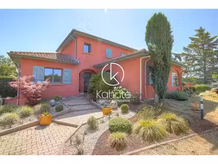 maison familiale rénovée 176 m² terrain arboré 1 370 m² avec piscine proche la tour de sal
