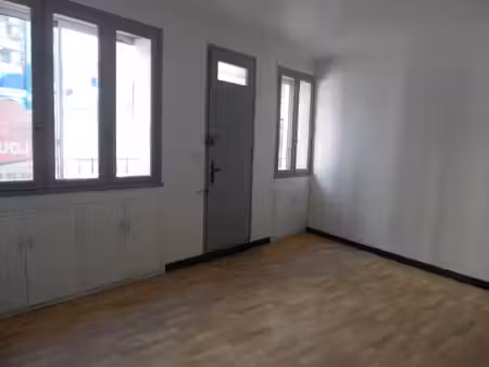 ref 5-0 studio en centre ville au rez de chaussee