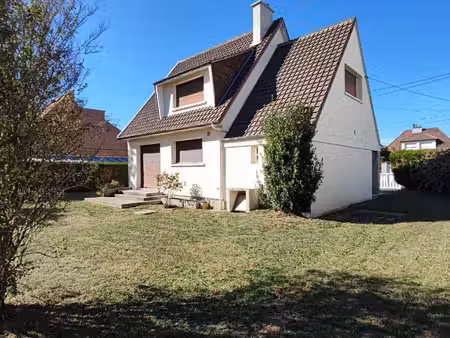 venoix - calme - jardin clos et arbore