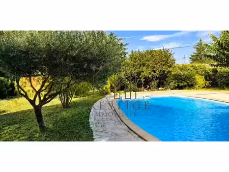 maison avec piscine et jardin gemenos (13)
