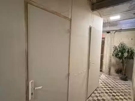 2 box de stockage sécurisés aux halles de béziers