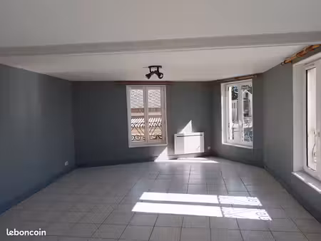 à louer centre mesnil en ouche