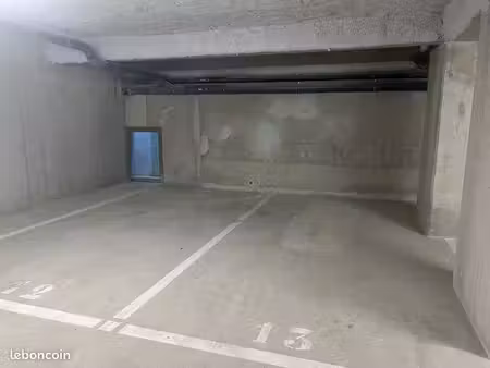 place de parking rue du petit bois à créteil
