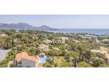 maison avec piscine en bord de mer le dramont-agay-anthéor-le trayas - saint-raphael (83)