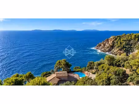 villa avec piscine rayol-canadel-sur-mer (83)
