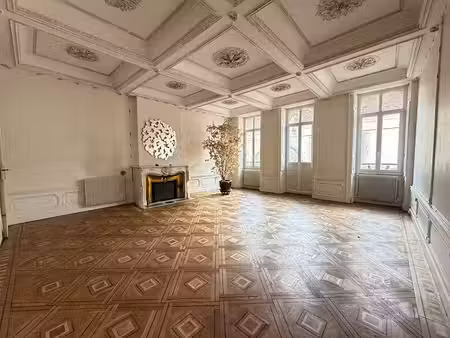 vente appartement 5 pièces 160.02 m² à lons-le-saunier (39000)  250 000 €