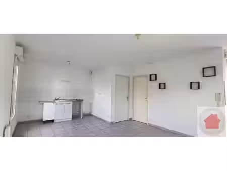 appartement t2 rdc avec place de parking sécurisée