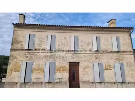 maison en pierre – 140 m² – 3 chambres – jardin clos & dépendances