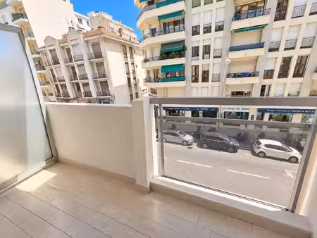 studio avec balcon proche libé