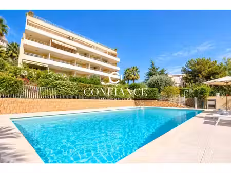 06200 - corniche fleurie - studio 21 m² - vue mer 180°