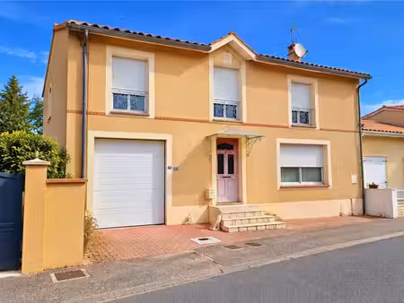maison en pierre ancienne rénovée  avec jardin et garage