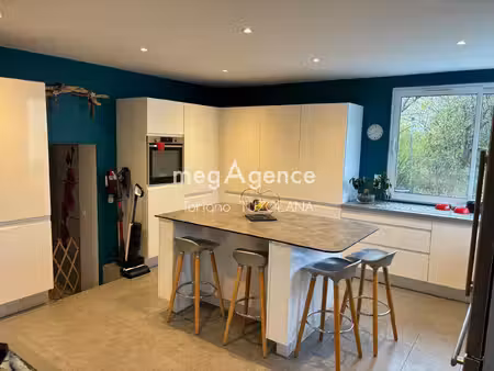 ensemble immobilier composé d’une maison d’habitation  de deux gîtes et de deux chambres d