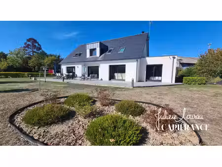 maison à vendre 6 pièces - 178 m2 - 2000 m2 de terrain - centre ville de névez (29)