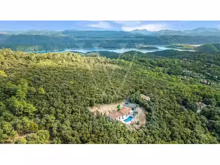 villa d'exception avec vue panoramique à montauroux