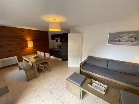 t2 bis sans bail commercial résidence avec piscine