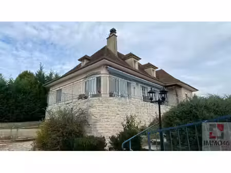 charmante maison de 130 m² avec 4 chambres