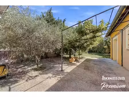 maison 6 pièces de 145m² sur agréable terrain arboré avec garage - proche lyon 8ème - bron