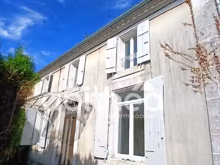 maison charentaise de 143 m2 et 538 m2 de terrain