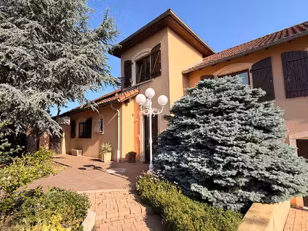 a terville  maison de 150 m2 sur 6 ares de terrain