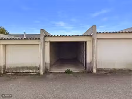 vente garage et parking à quimper (29000) : à vendre / 15m² quimper