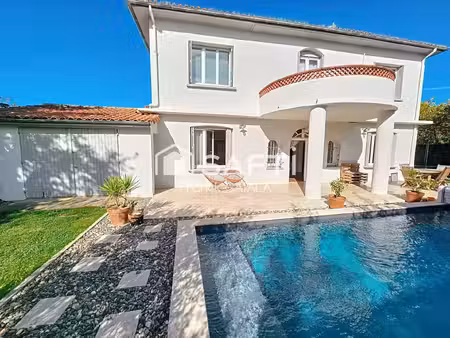 beaucoup de cachet pour cette maison bourgeoise rénovée