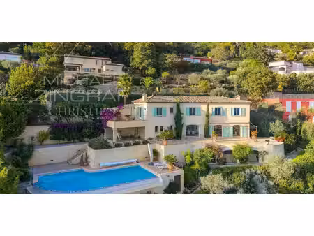 maison avec piscine en bord de mer spéracèdes (06)