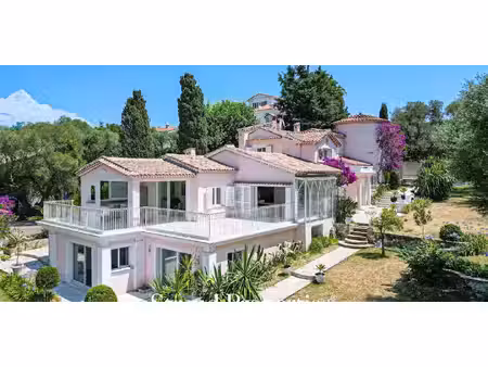 villa avec piscine antibes (06)