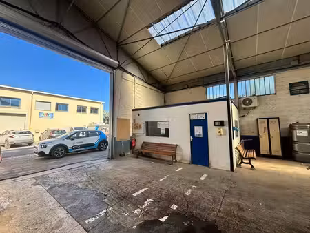 location local d’activités venelles 13770 330m²
