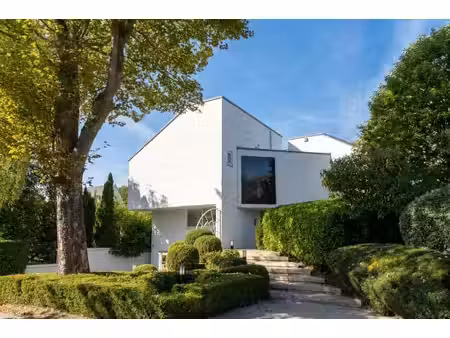 rhode-saint-genèse - villa marc corbiau avec piscine rénové