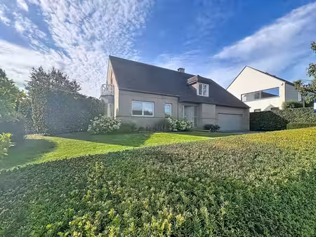 entre centre et gare - villa 306m² sur 11 ares au calme