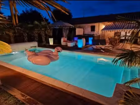 maison plain pied avec piscine spa meublé