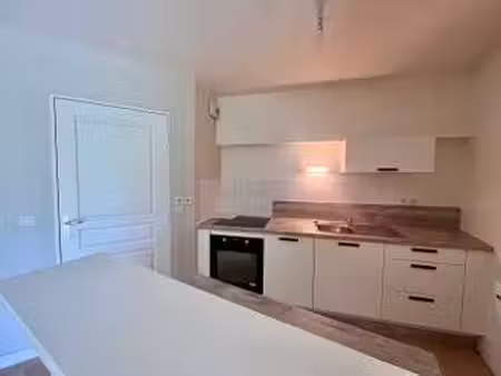location appartement 3 pièces à pontivy (56300) : à louer 3 pièces / 60m² pontivy