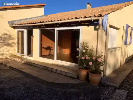 maison de plain-pied 95 m² habitables + 36 m² de dépendances • terrain de 413 m² • prix : 