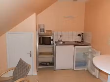 location appartement 2 pièces meublé à fougères (35300) : à louer 2 pièces meublé / 19m² f