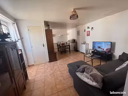 appartement t2 45m2 .centre-ville montval-sur-loir disponible 1er novembre