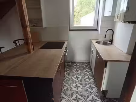 appartement t2 en duplex. charlieu centre