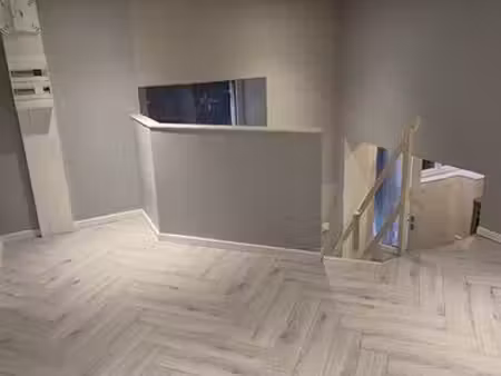 t2 duplex rénové 37 m² – 600 cc – électricité comprise