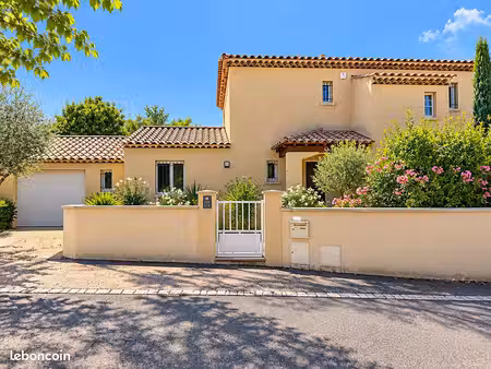 villa 5 pièces 130 m²
