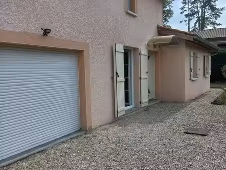 maison individuelle centre village a louer