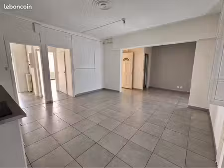 apparemment t4 repeint avec cour intérieure