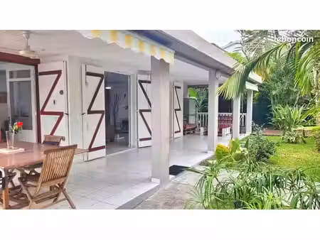 maison spacieuse au bourg des trois îlets