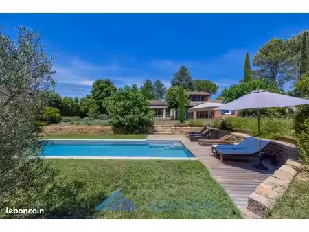 propriété 11 pièces 205 m²